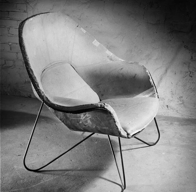 The original Womb chair prototype